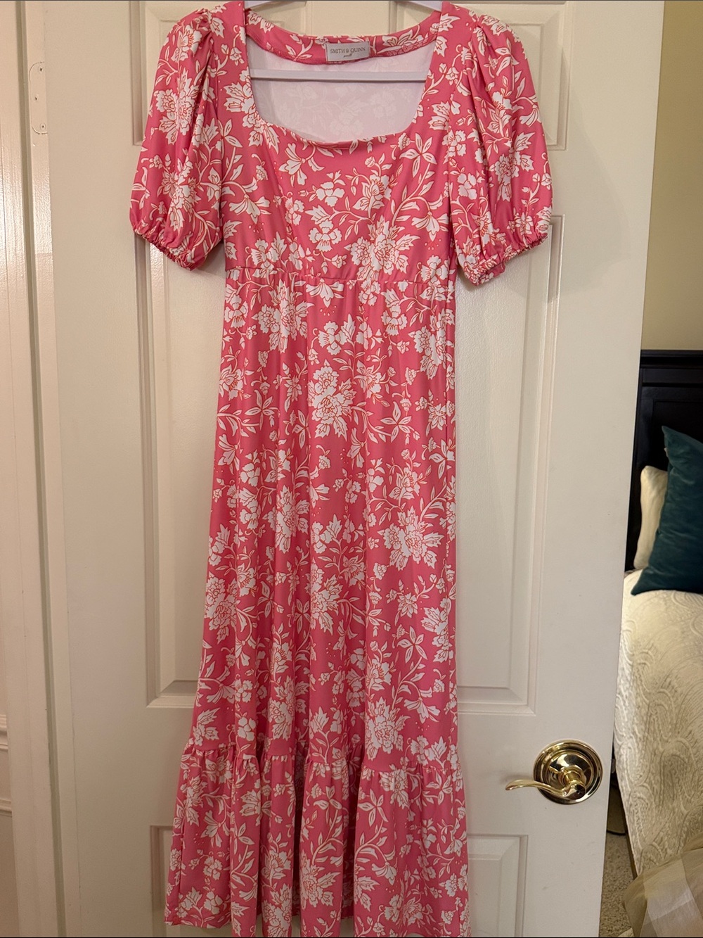 Smith and Quinn Coral Pink Floral Maxi Dress with Puff Sleeves